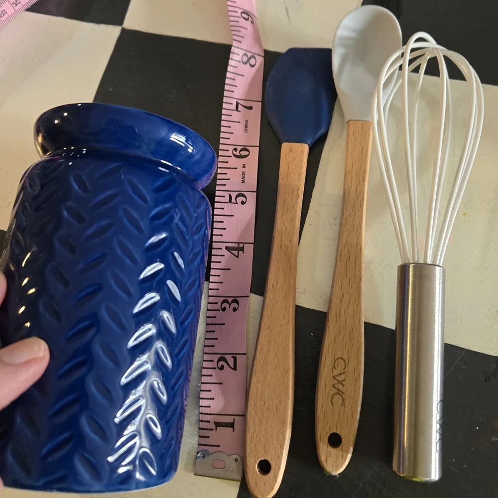 Child size kitchen utensil set pottery holder CWC new Play